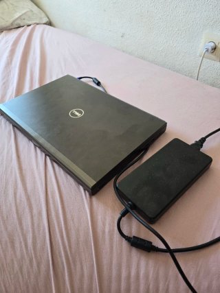 Dell Precision M6800 Portátil
