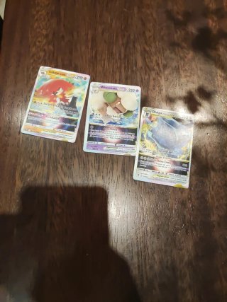 3 Cartas Pokémon V ASTRO + 1 Repetida