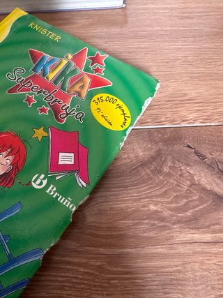 Lote libros Kika Superbruj