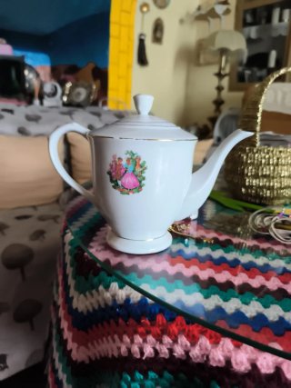 Tetera Vintage con Diseño Romántico