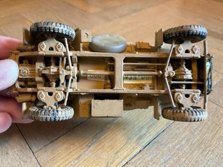 Sd.Kfz.222 Afrika Korps 1/35 con figura