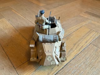 Sd.Kfz.222 Afrika Korps 1/35 con figura