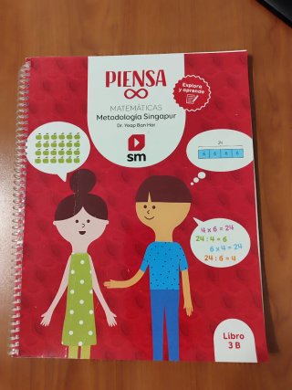 Libros de matemáticas e Inglés de 3ro Primaria