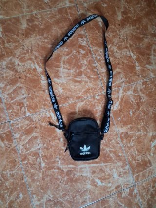 Bandolera Adidas Negra