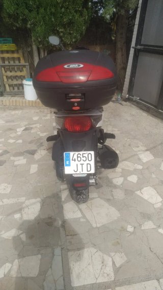Kymco People 125 GTi Scooter