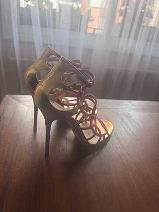 Sandalias Jimmy Choo Doradas y Rosas