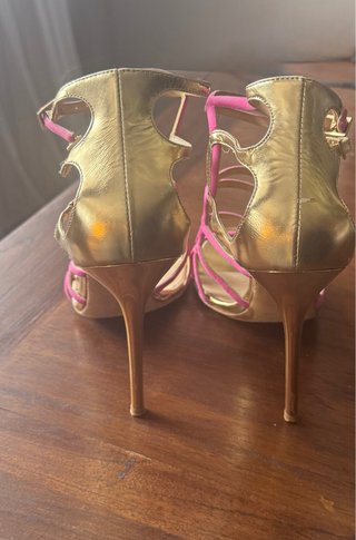 Sandalias Jimmy Choo Doradas y Rosas
