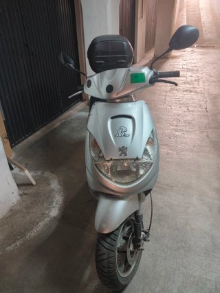 Peugeot Vivacity 49cc Scooter