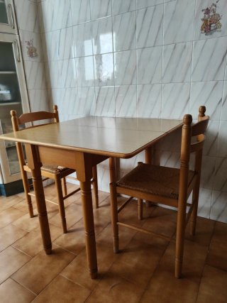 Mesa plegable cocina madera y ratán