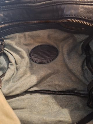 Bolso de cuero negro