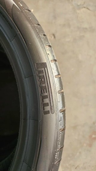 Neumáticos 255 35 19 Pirelli Runflat