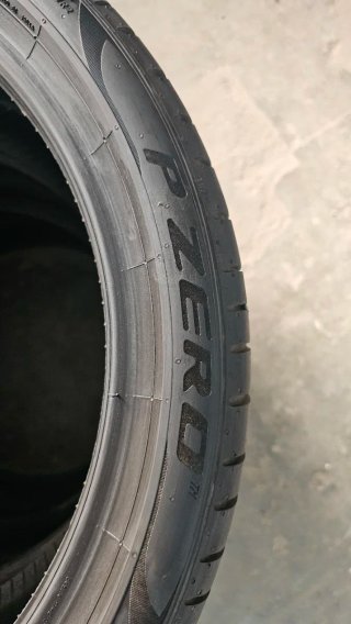 Neumáticos 255 35 19 Pirelli Runflat