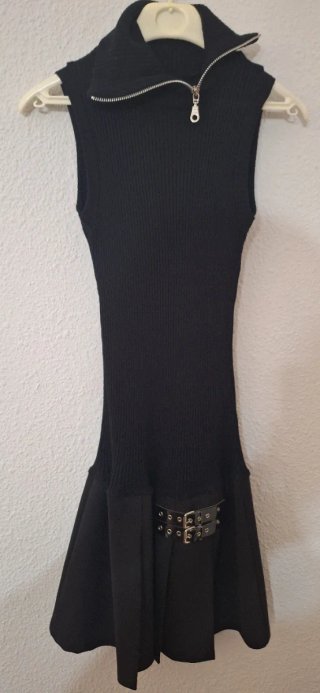 Vestido mini negro. Talla XS
