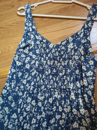 Vestido floral azul y blanco talla S