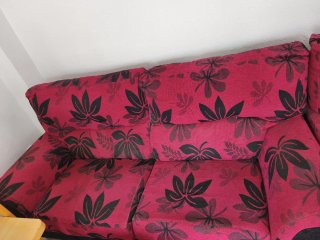 Sofá de tela con estampado floral