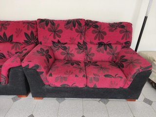 Sofá tela rojo y negro