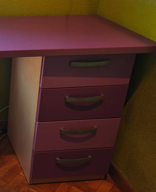 (Negociable) Mesa con estantería y cajoneras