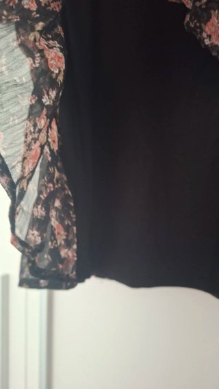 Vestido midi floral negro Stradivarius