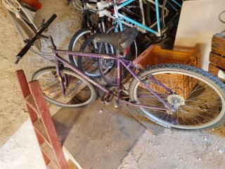 Bicicleta MTB Connor Morada antigua