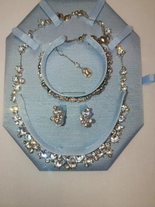 Conjunto Constella Swarovski Collar y Pendientes