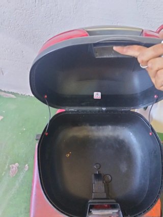 Baúl para moto negro