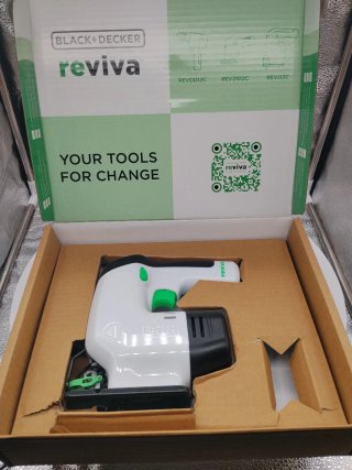 Sierra Caladora Black+Decker Reviva 12V