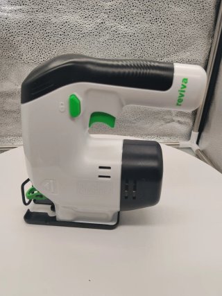 Sierra Caladora Black+Decker Reviva 12V