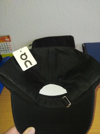 Gorra On Running Negra