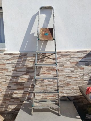 Escalera aluminio 6 peldaños