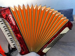 Fisarmonica Hohner Arietta 72 Bassi
