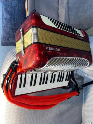 Fisarmonica Hohner Arietta 72 Bassi