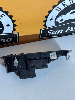 Botón elevalunas Peugeot 208 9675112720