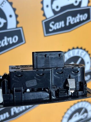 Botón elevalunas Peugeot 208 9675112720