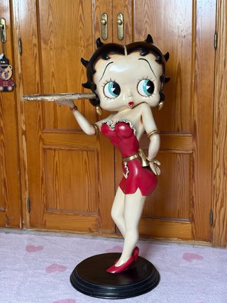 Figura Betty Boop Roja Bandeja