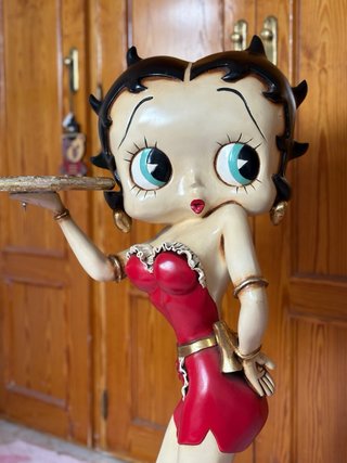 Figura Betty Boop Roja Bandeja