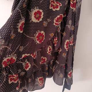 Vestido marrón estampado floral corto