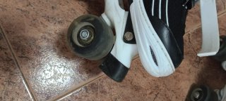 Patines de 4 ruedas para niñ@s negros y blancos