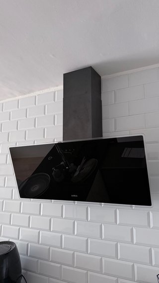 Campana extractora de cocina marca Elica.
