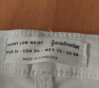Pantalón vaquero blanco pitillo