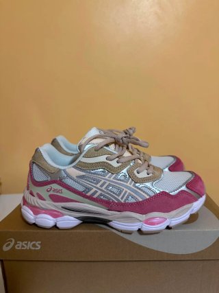 Asics Gel NYC Mujer Beige/Rosa