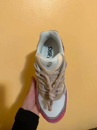 Asics Gel NYC Mujer Beige/Rosa