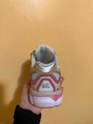 Asics Gel NYC Mujer Beige/Rosa