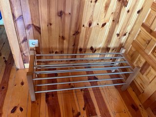 Zapatero de madera y metal. (para interior o exter