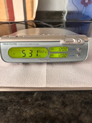 Radio despertador Sony ICF-C273