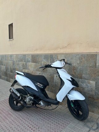 Yamaha Jog Scooter Negra y Blanca