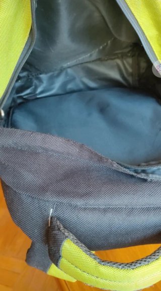 Mochila portátil viaje negra y verde