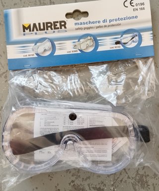 Lote: Guantes, Gafas, Cutter y Flexómetro