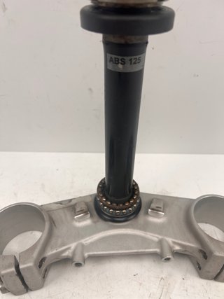 Tija inferior KTM Duke 125