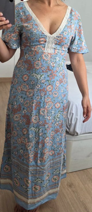 Vestido floral azul y rosa