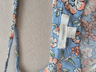 Vestido floral azul y rosa